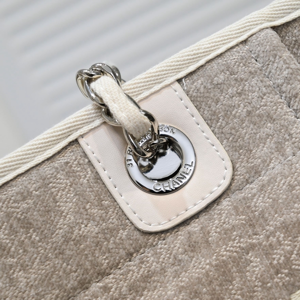 シャネルバッグ角部分ディテール